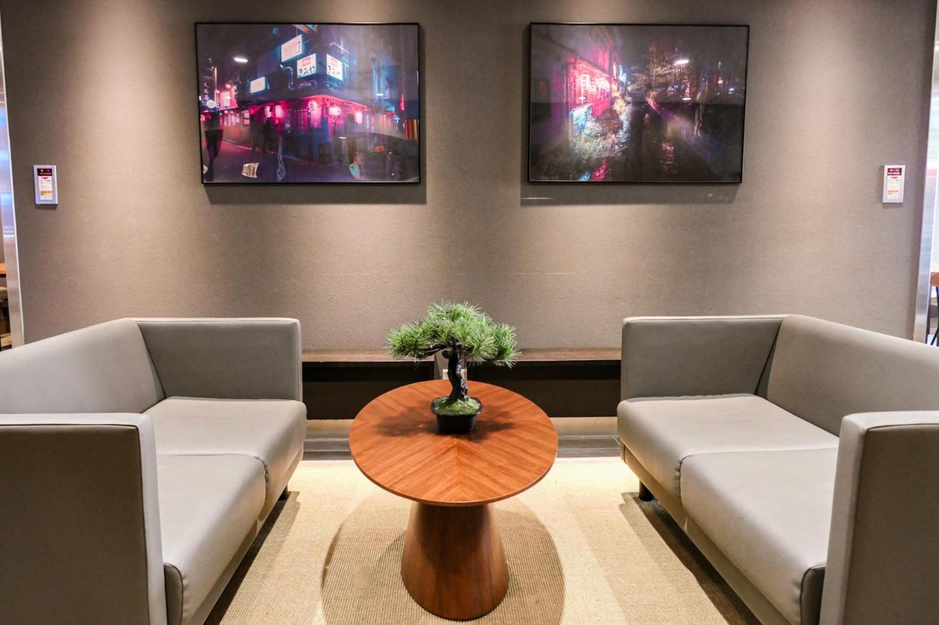 Wayfarer Shinsaibashi Hotel Osaka Bagian luar foto
