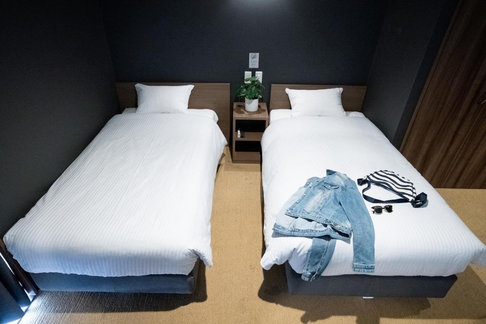 Wayfarer Shinsaibashi Hotel Osaka Bagian luar foto